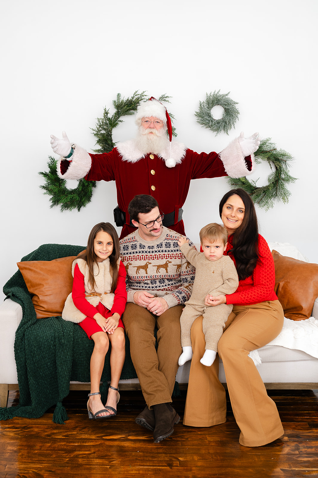 Family photographed during a Santa Photo Sessions in Hartford